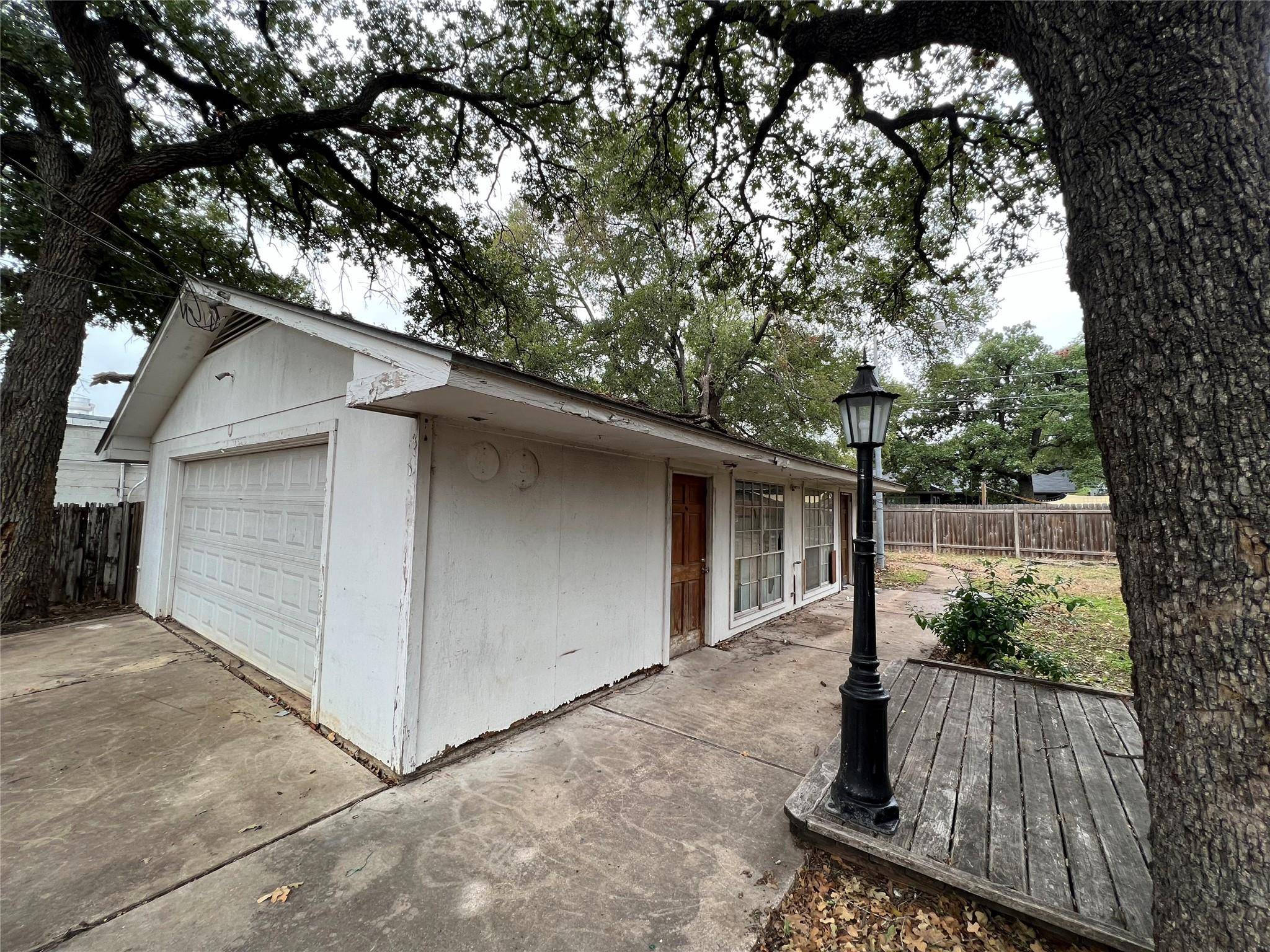 Austin, TX 78723,5722 Manor RD