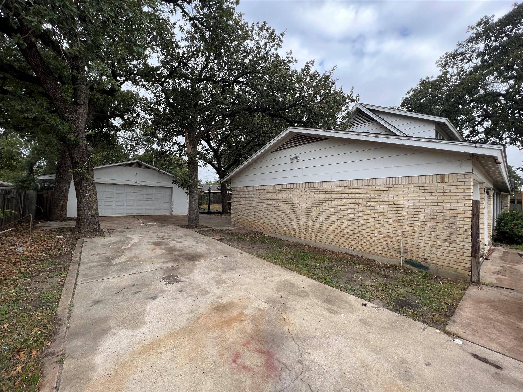 Austin, TX 78723,5722 Manor RD