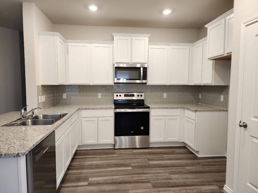Taylor, TX 76574,128 Onna ST