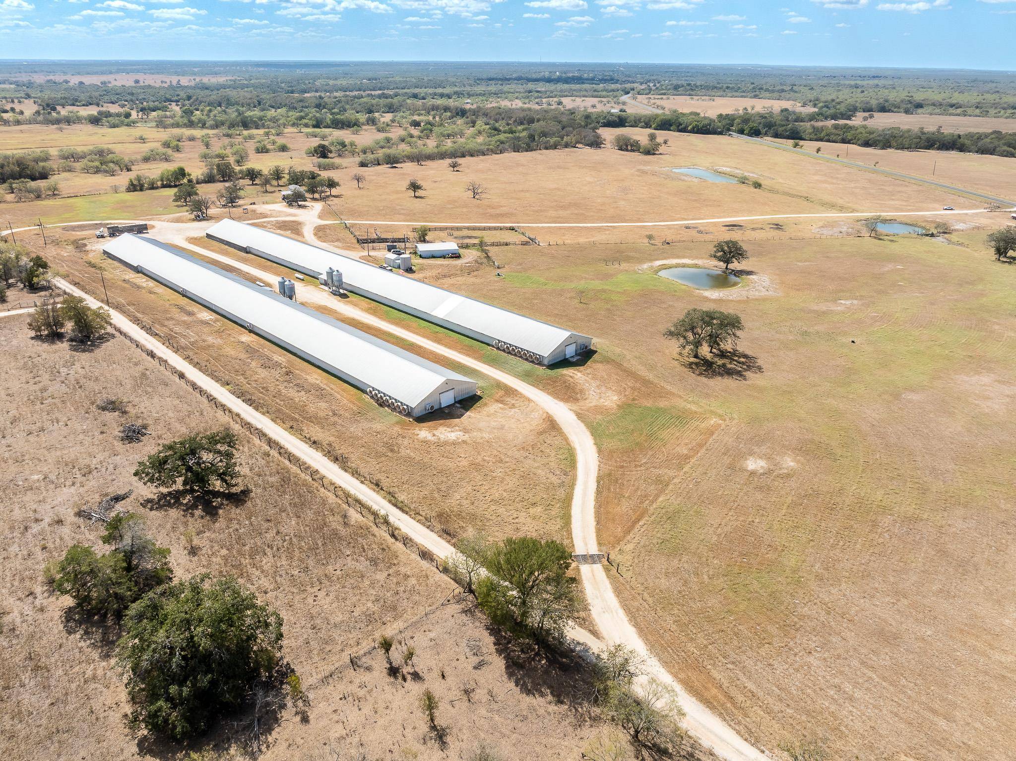 Waelder, TX 78959,262 County Road 490 RD