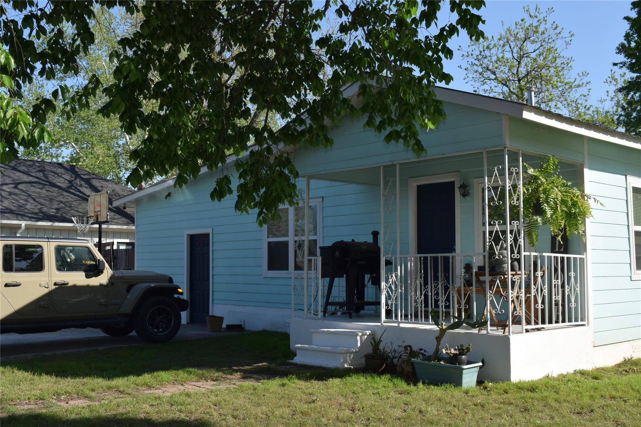 Smithville, TX 78957,1200 NE 5th ST