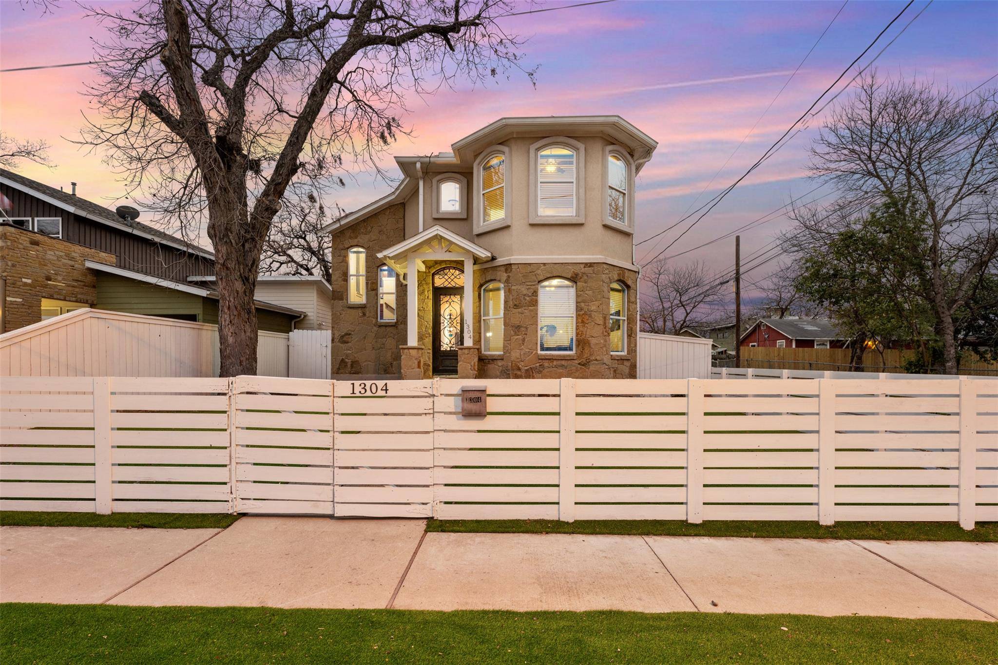 Austin, TX 78702,1304 Leona ST