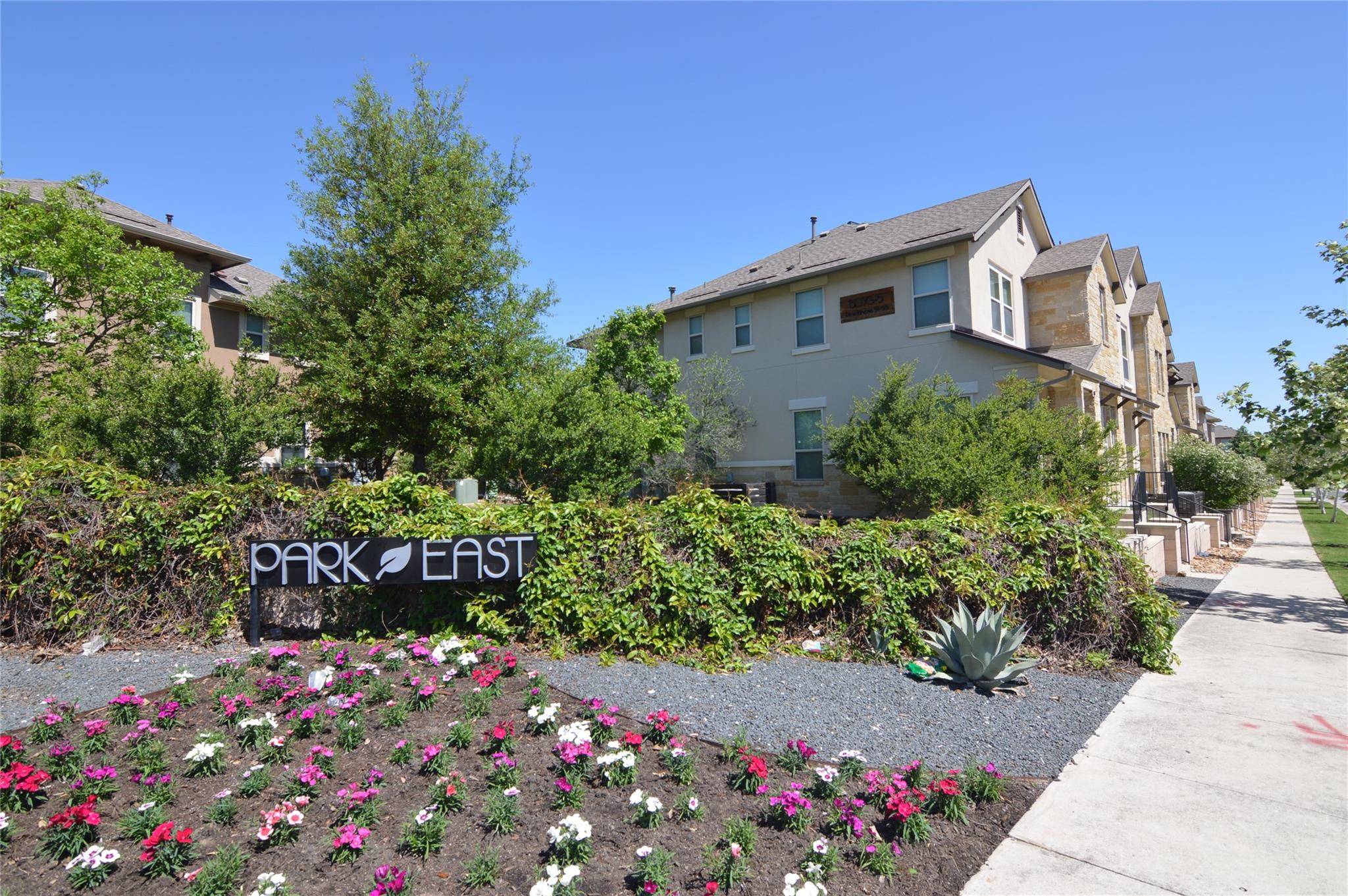 Austin, TX 78741,6814 E Riverside DR #52