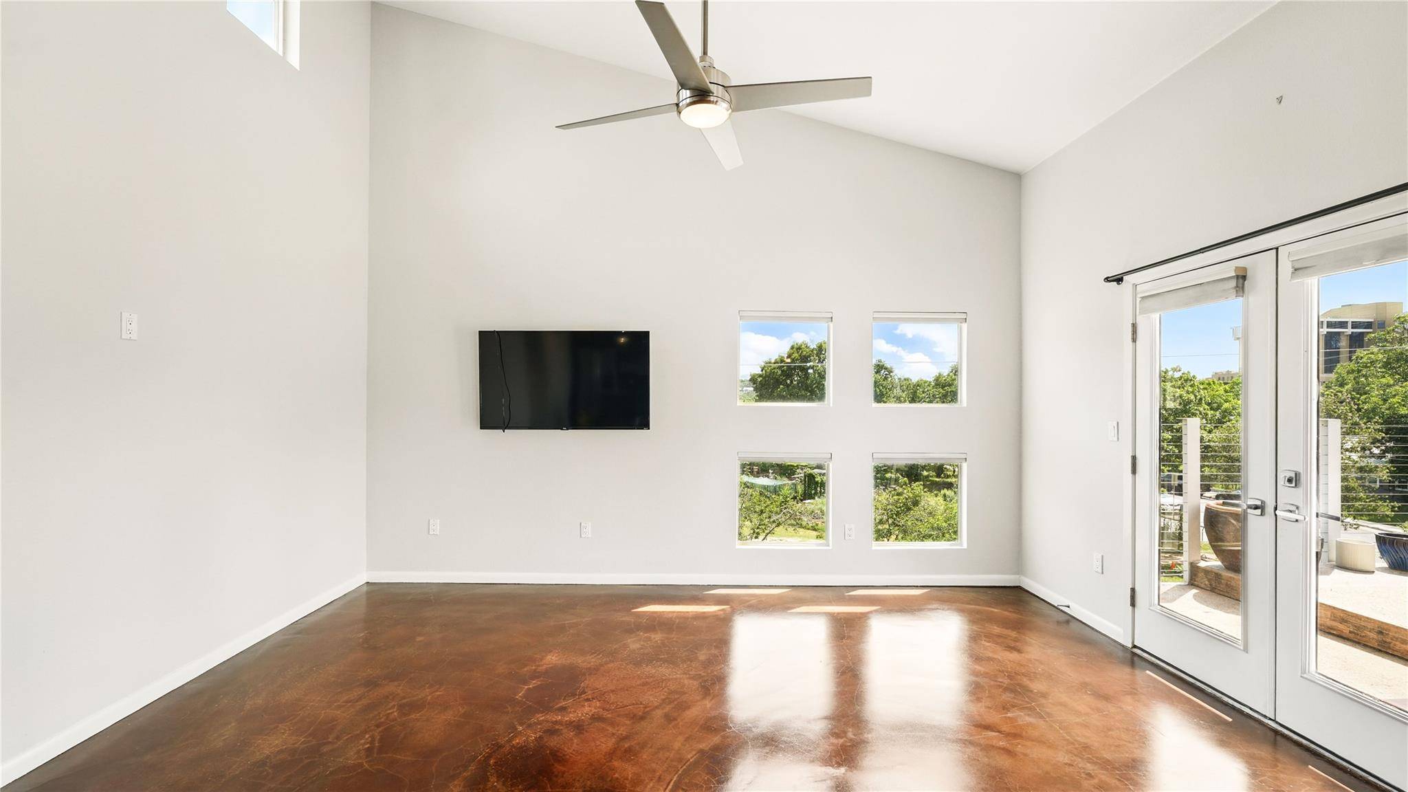 Austin, TX 78702,41 Waller ST #301