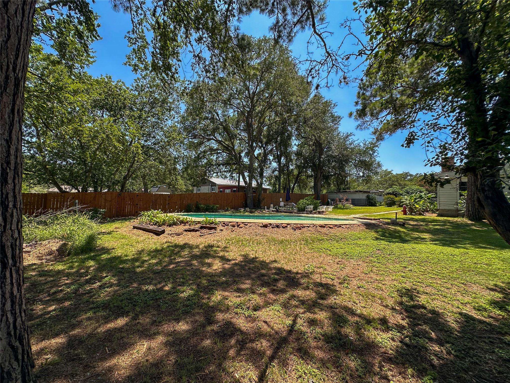 Smithville, TX 78957,407 4th Ave