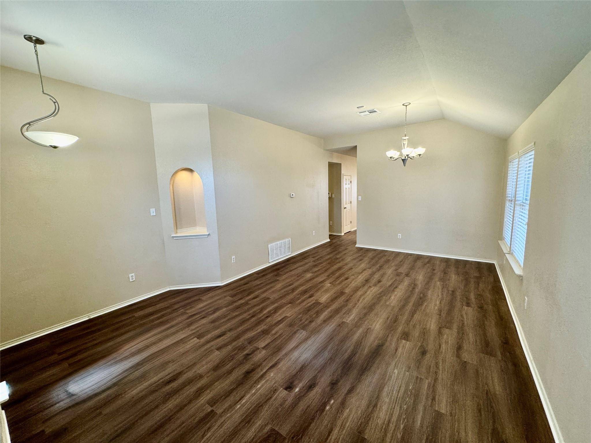 Leander, TX 78641,909 House Creek DR