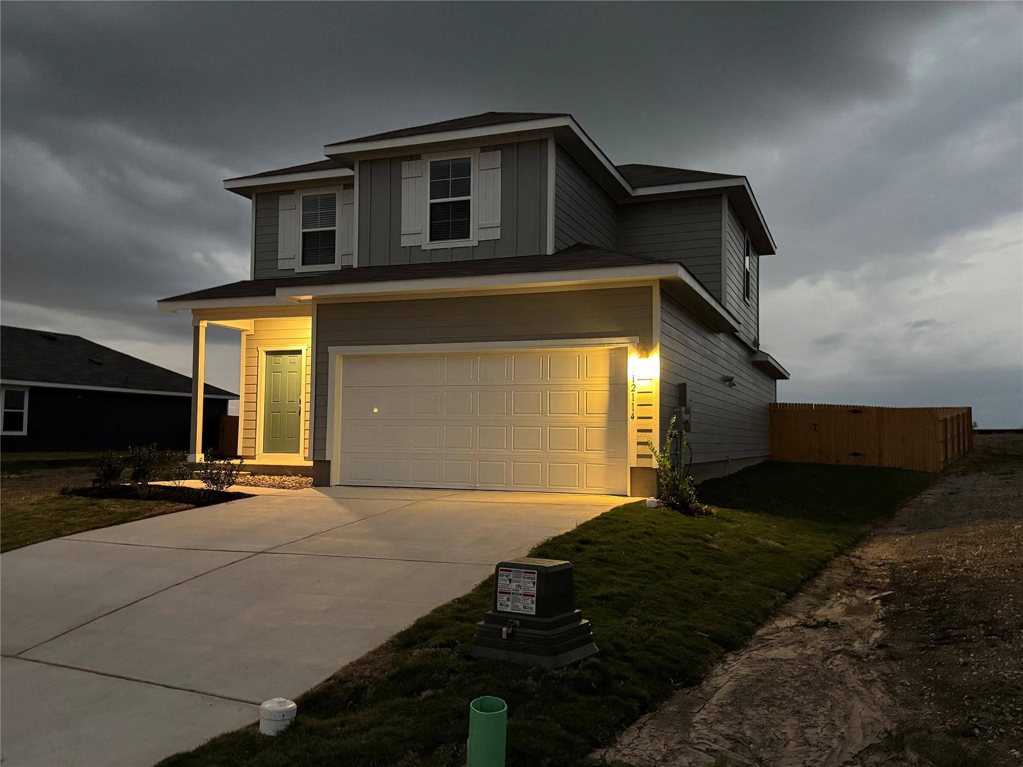 Buda, TX 78610,12114 Pike BND