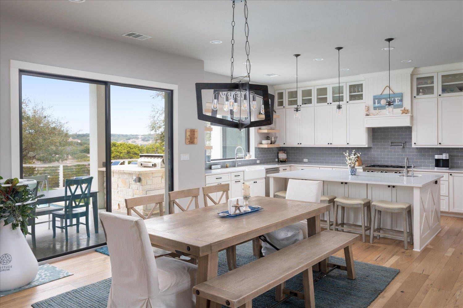 Spicewood, TX 78669,821 S Angel Light DR