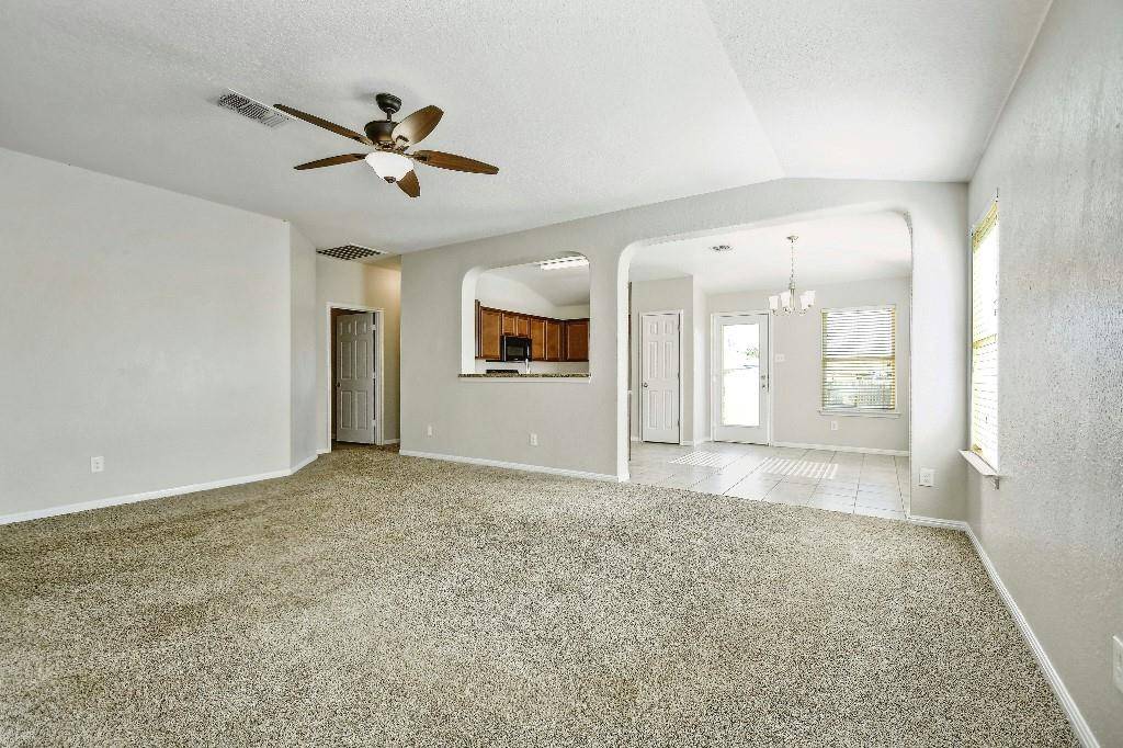 Luling, TX 78648,121 Talon DR