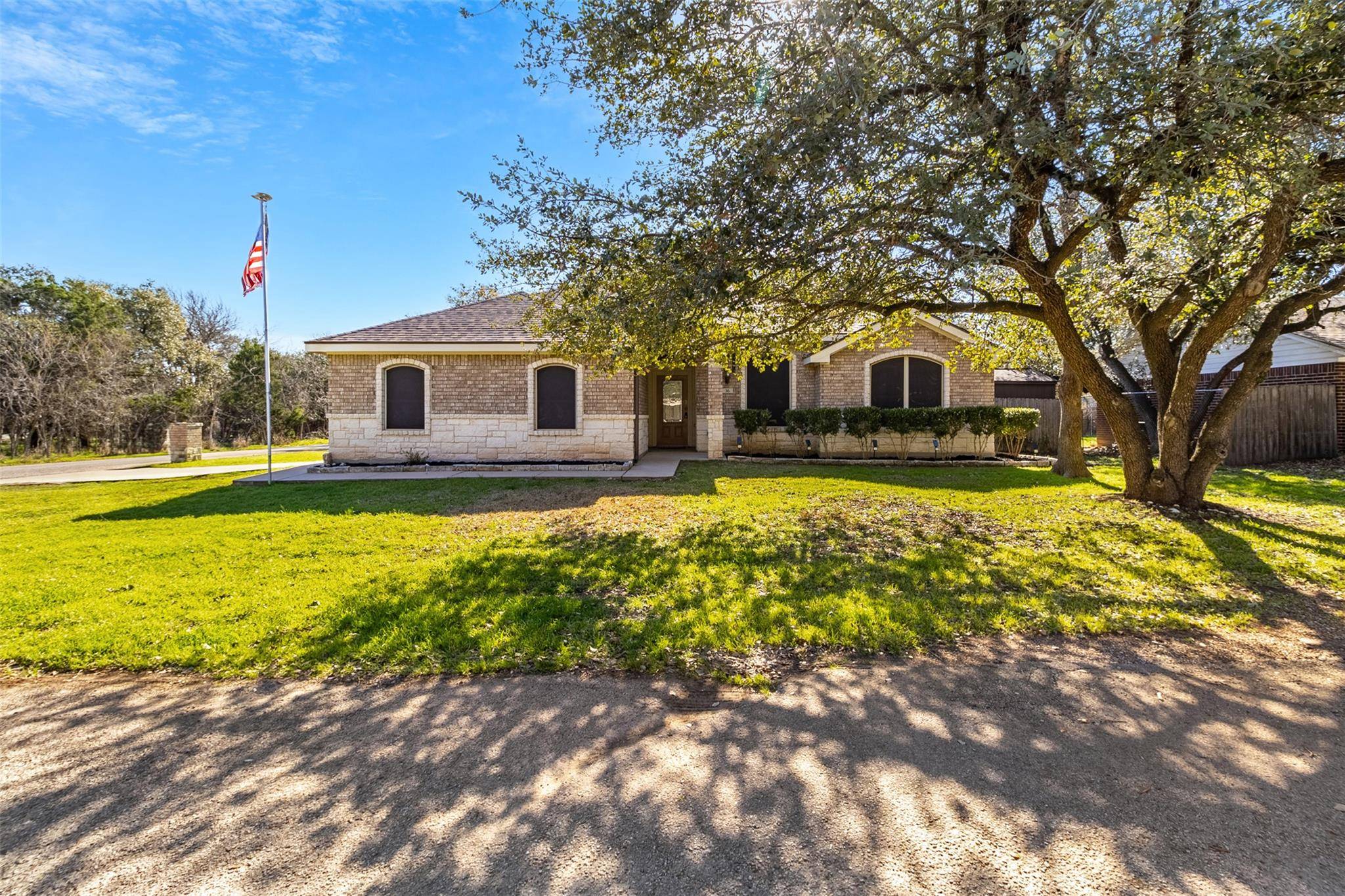 Belton, TX 76513,36 Golden Poppy LOOP
