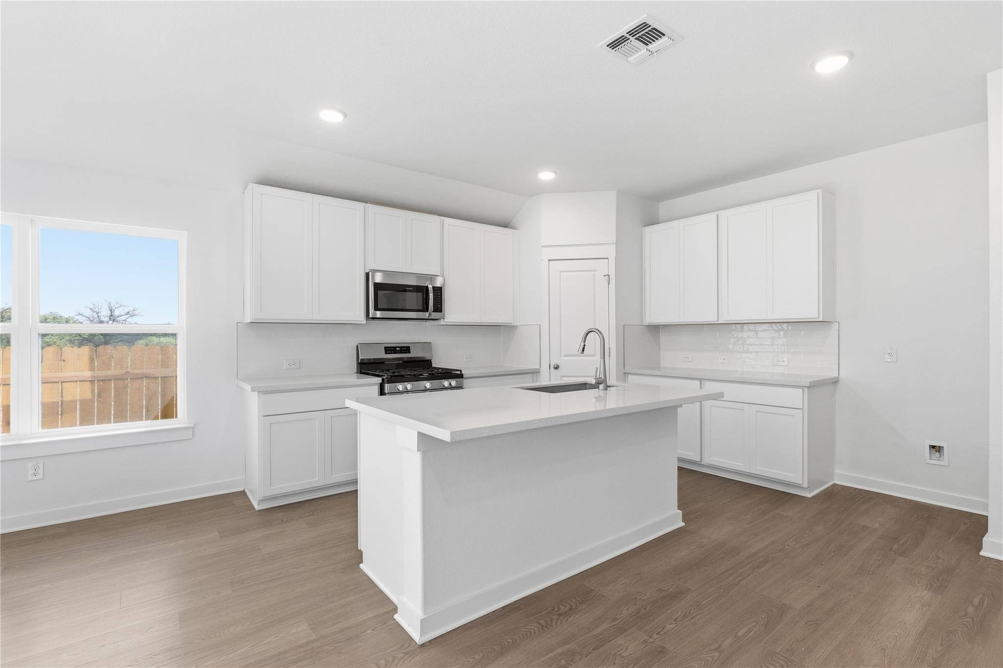 Elgin, TX 78621,13405 Barn Chime ST