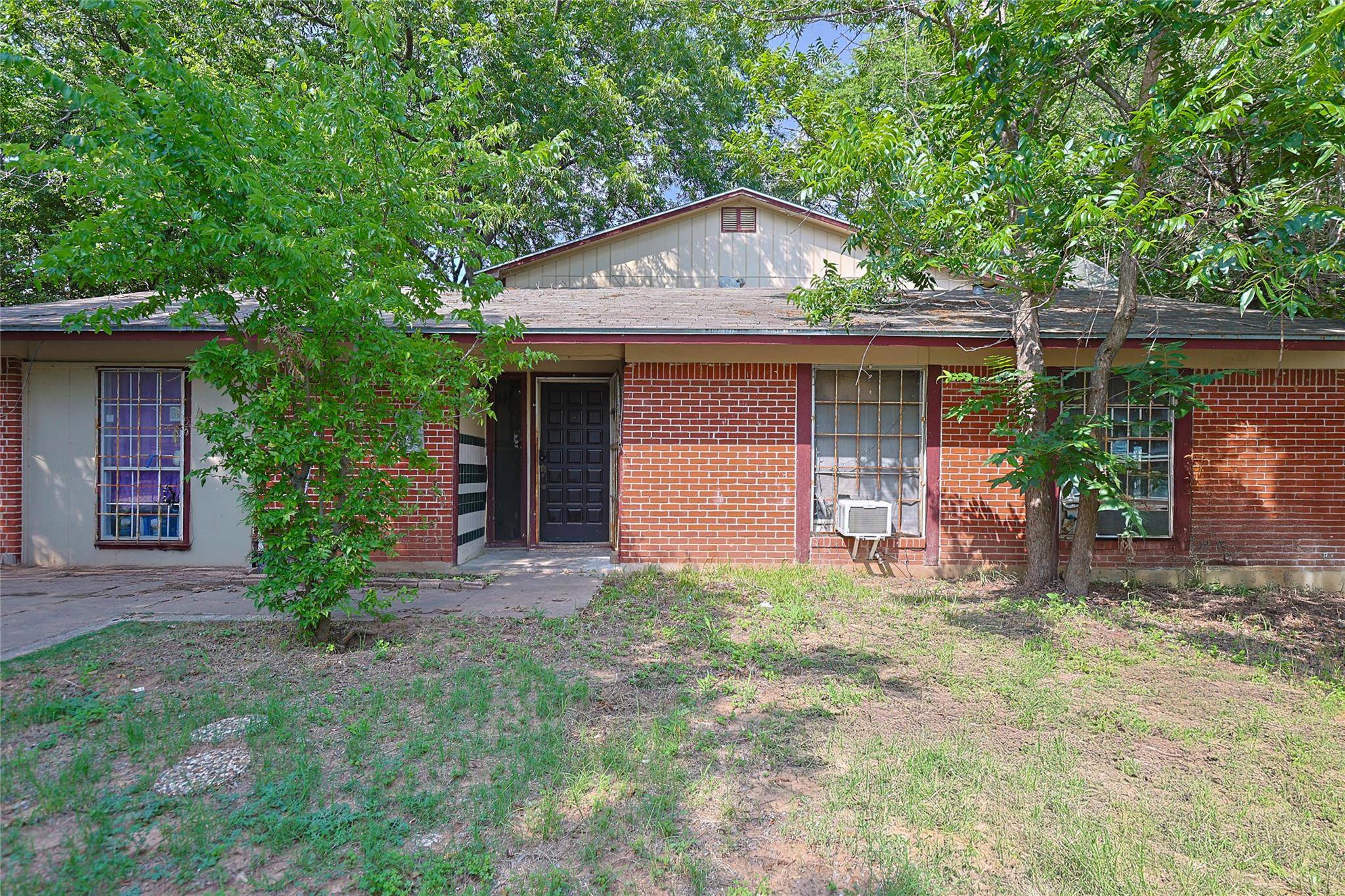 Austin, TX 78721,6110 Calmar CV