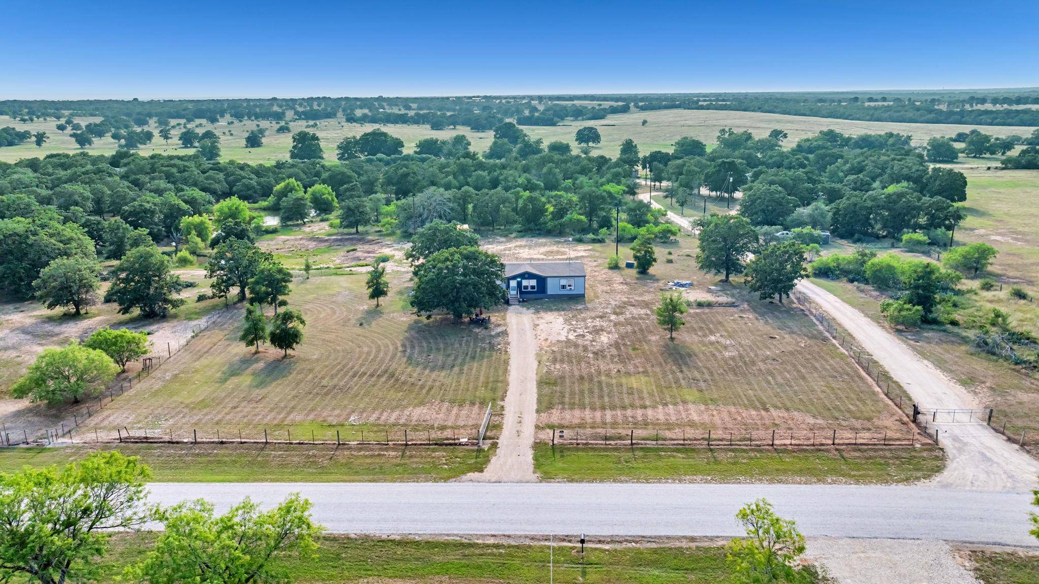 Luling, TX 78648,400 Woody Hollow RD