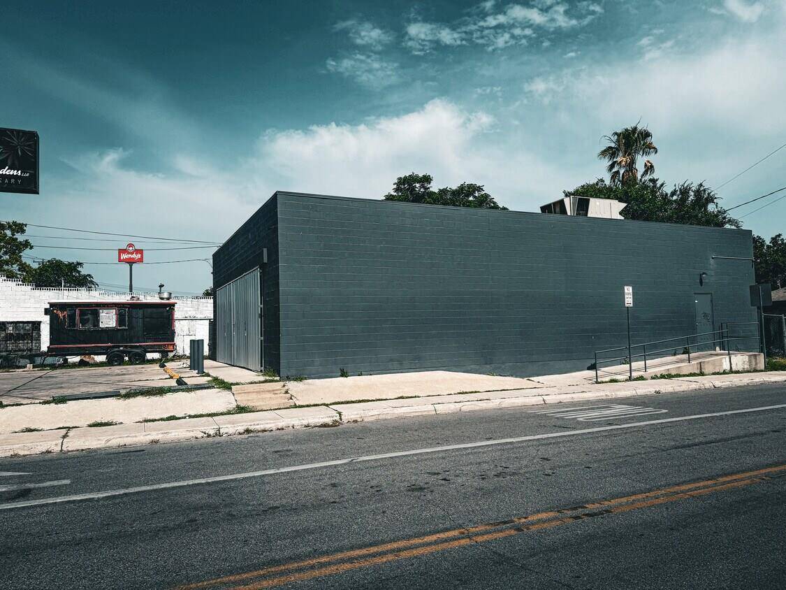 San Antonio, TX 78237,4403 W Commerce ST