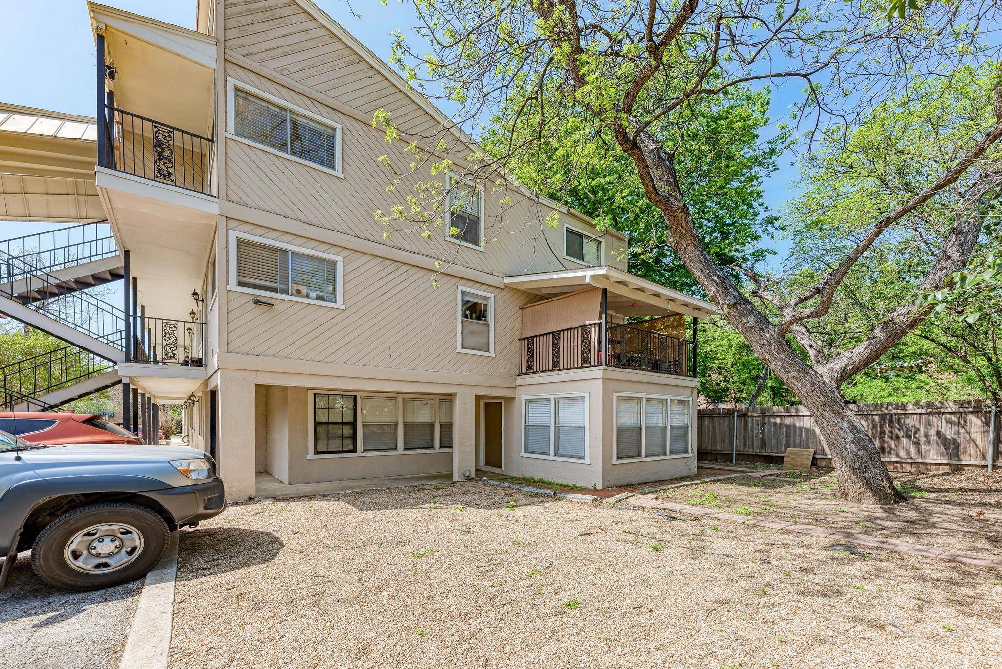 Austin, TX 78705,1010 W 23rd ST #2