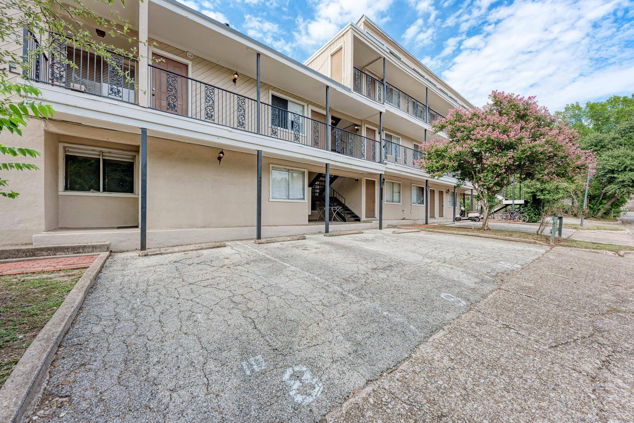 Austin, TX 78705,1010 W 23rd ST #2