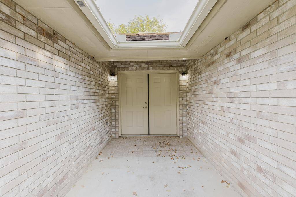 Floresville, TX 78114,122 Montesito LN
