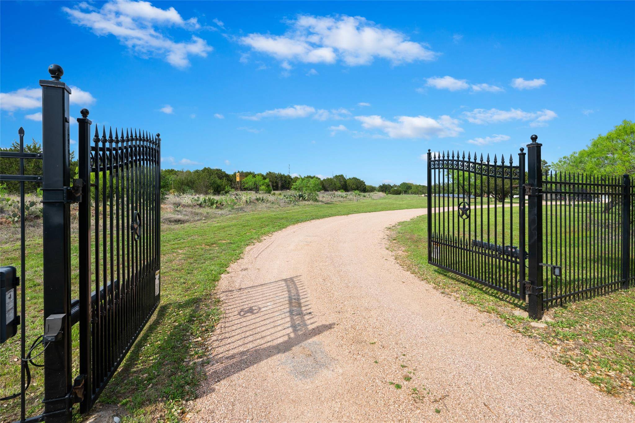 Spicewood, TX 78669,260 County Road 413