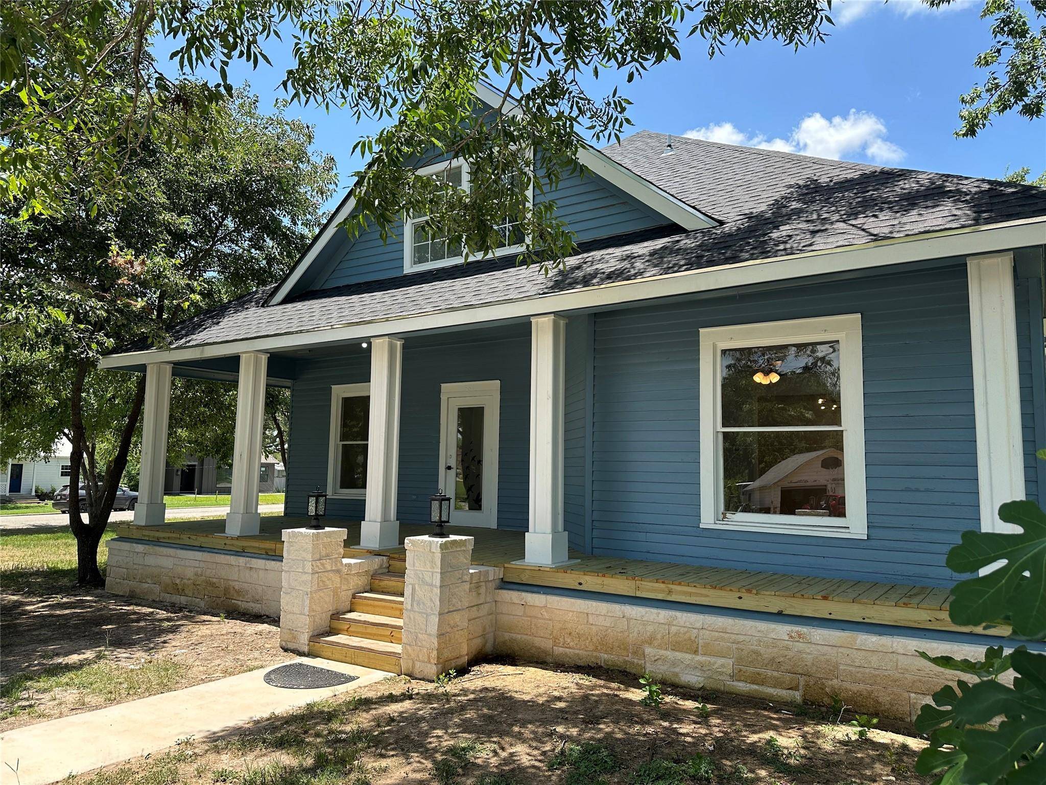 Giddings, TX 78942,561 S Chambers ST