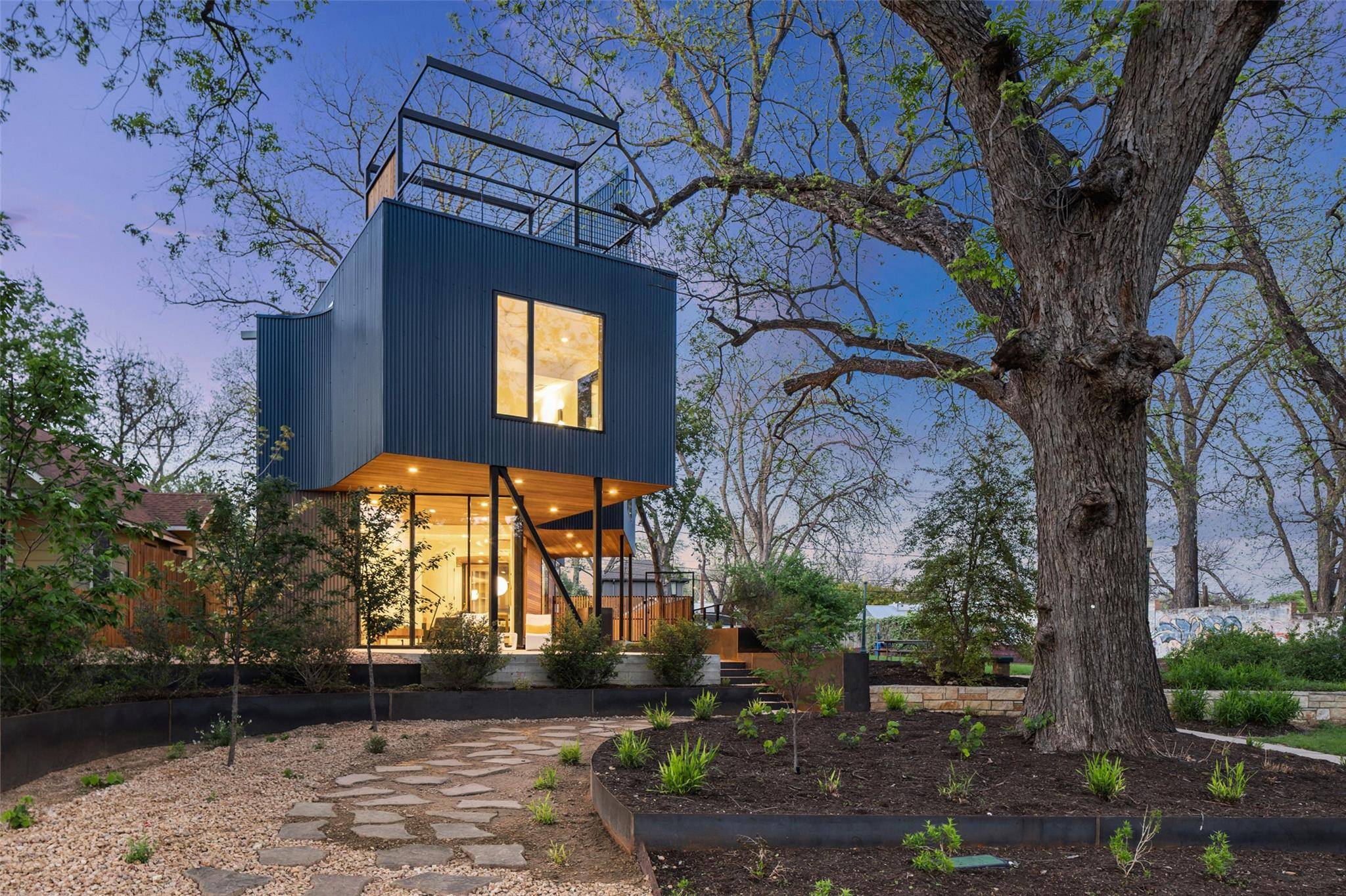 Austin, TX 78702,2218 Haskell ST