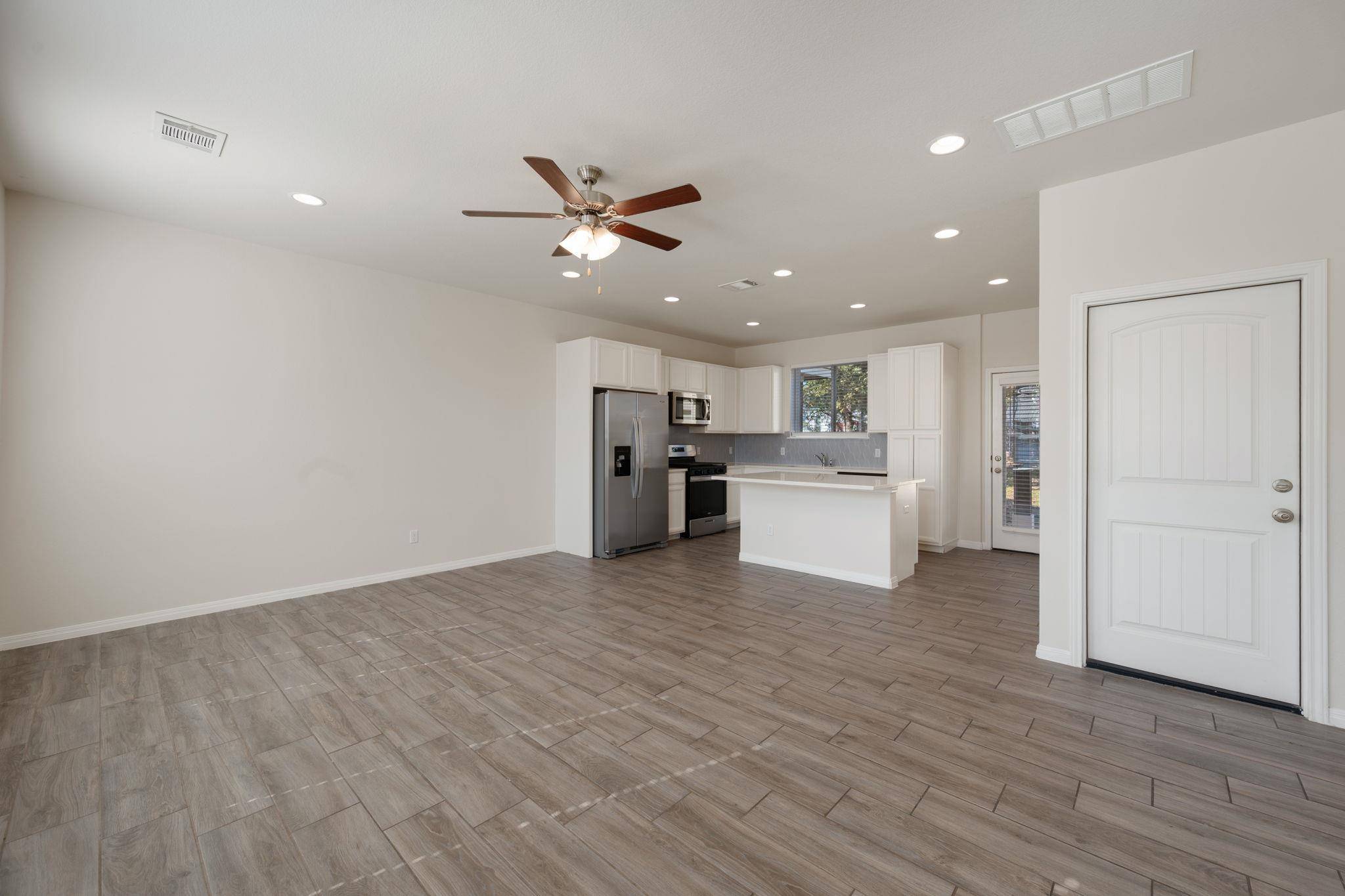 Taylor, TX 76574,700 W 6th ST #B