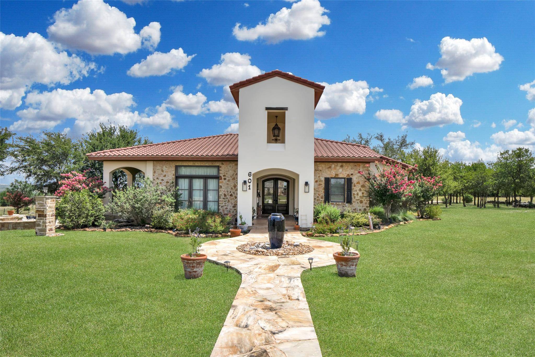 Florence, TX 76527,601 Strada Luca