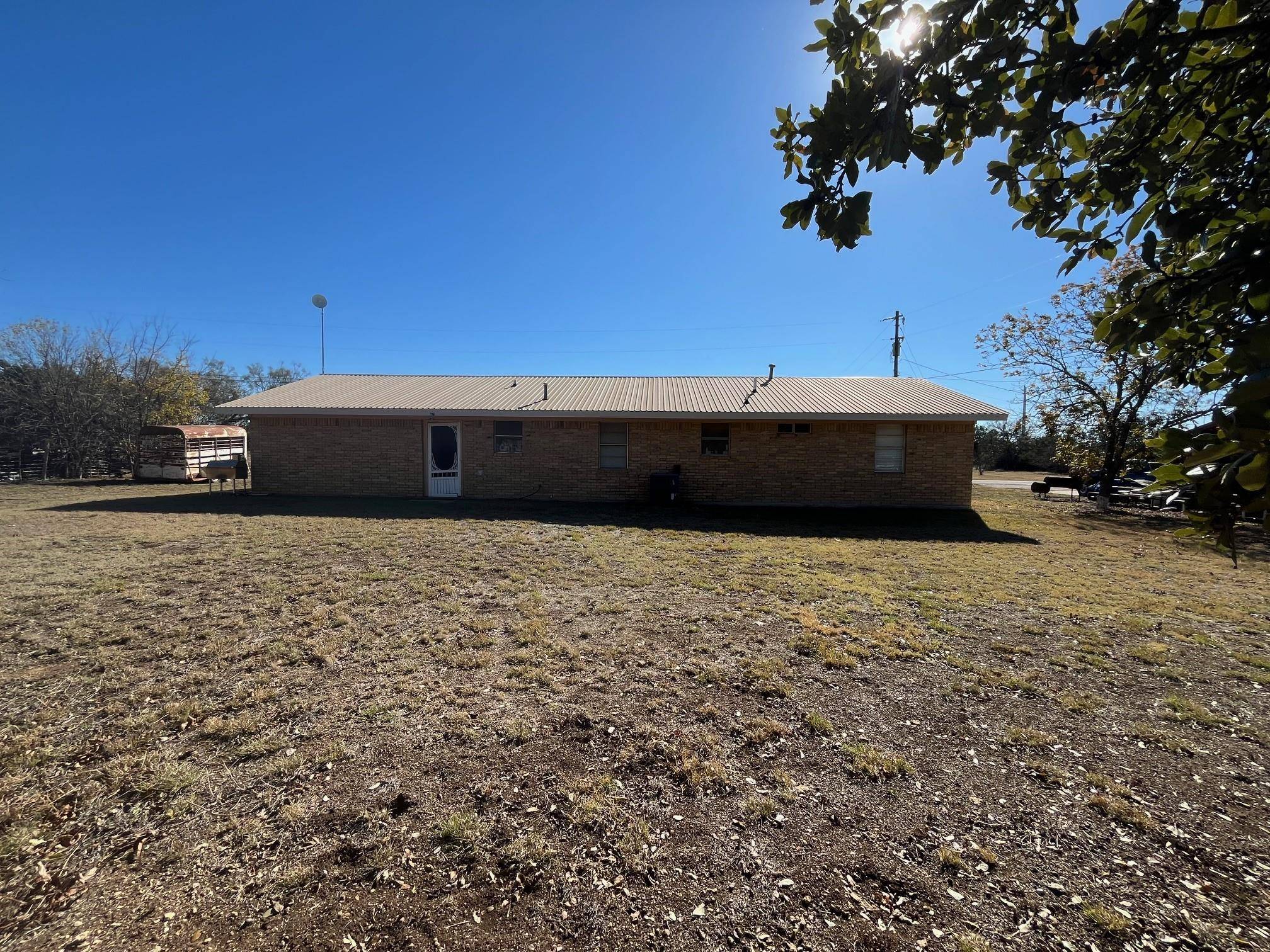 Lometa, TX 76853,105 E Hickory ST