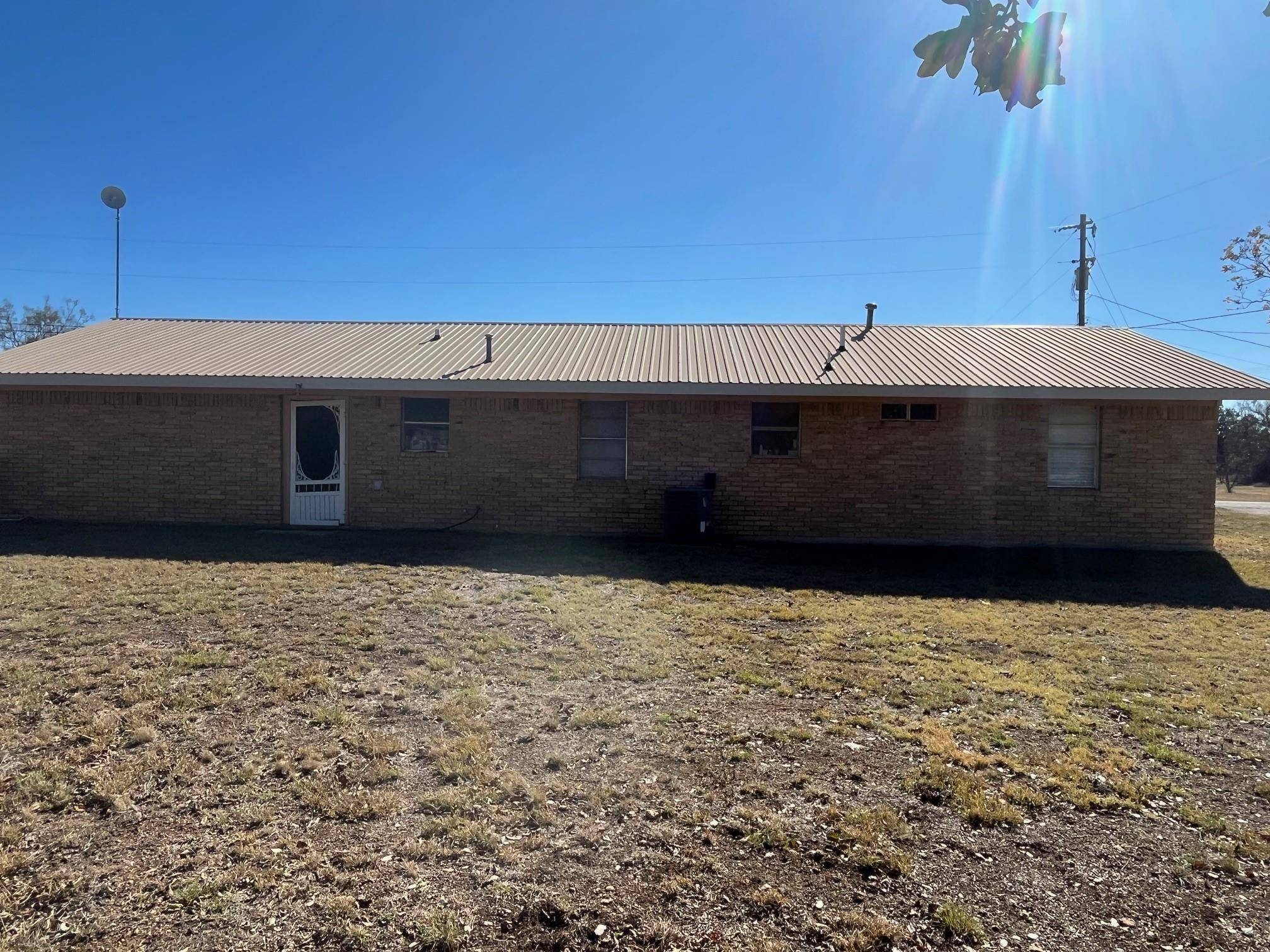 Lometa, TX 76853,105 E Hickory ST