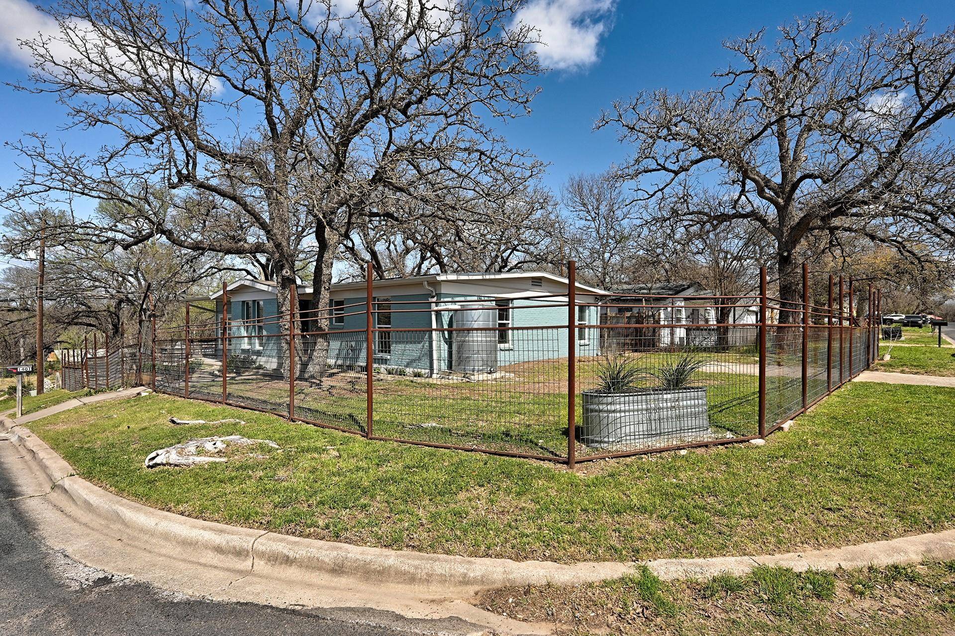 Austin, TX 78721,1401 Astor PL