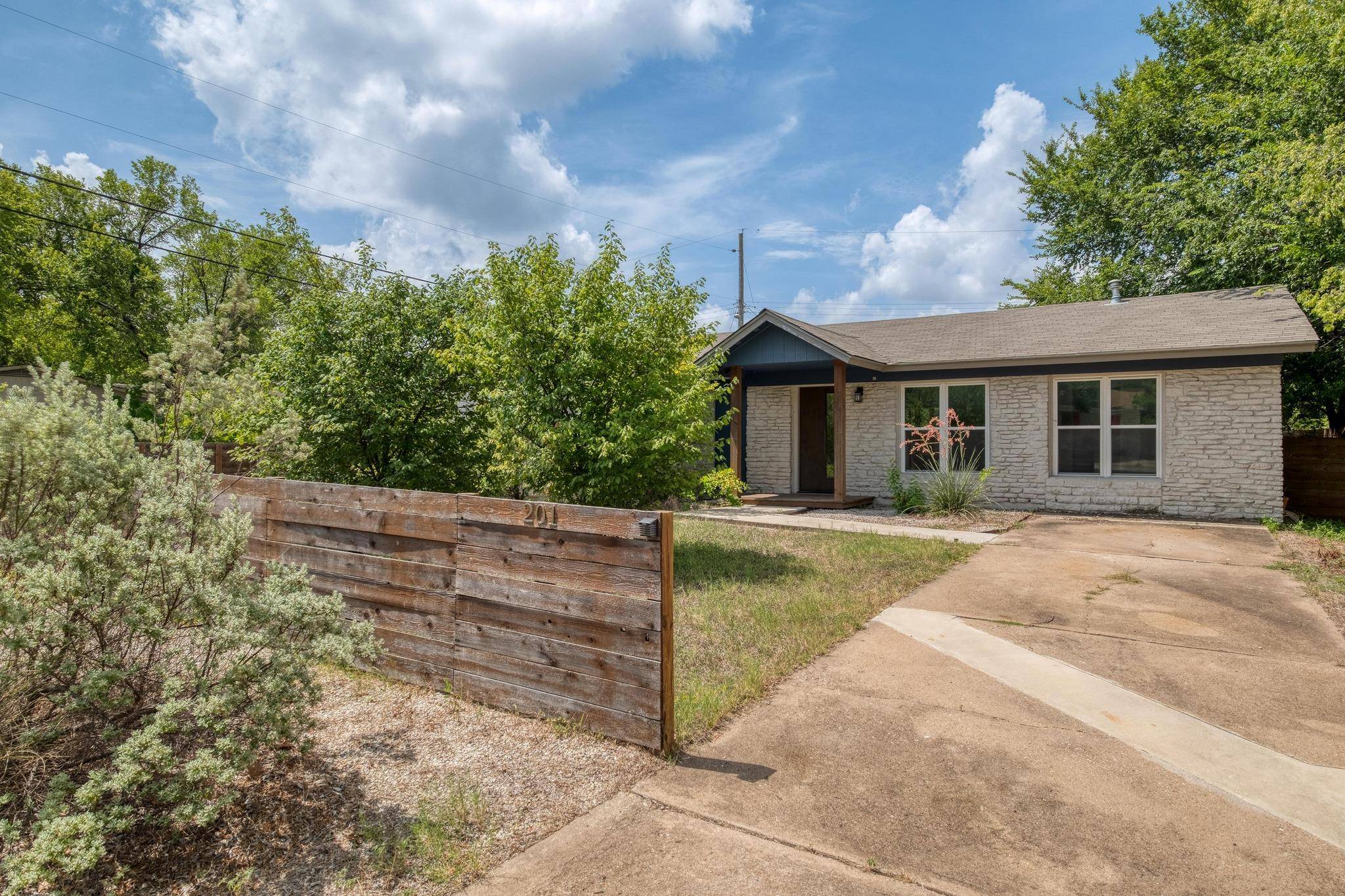 Austin, TX 78752,201 W Saint Johns Ave