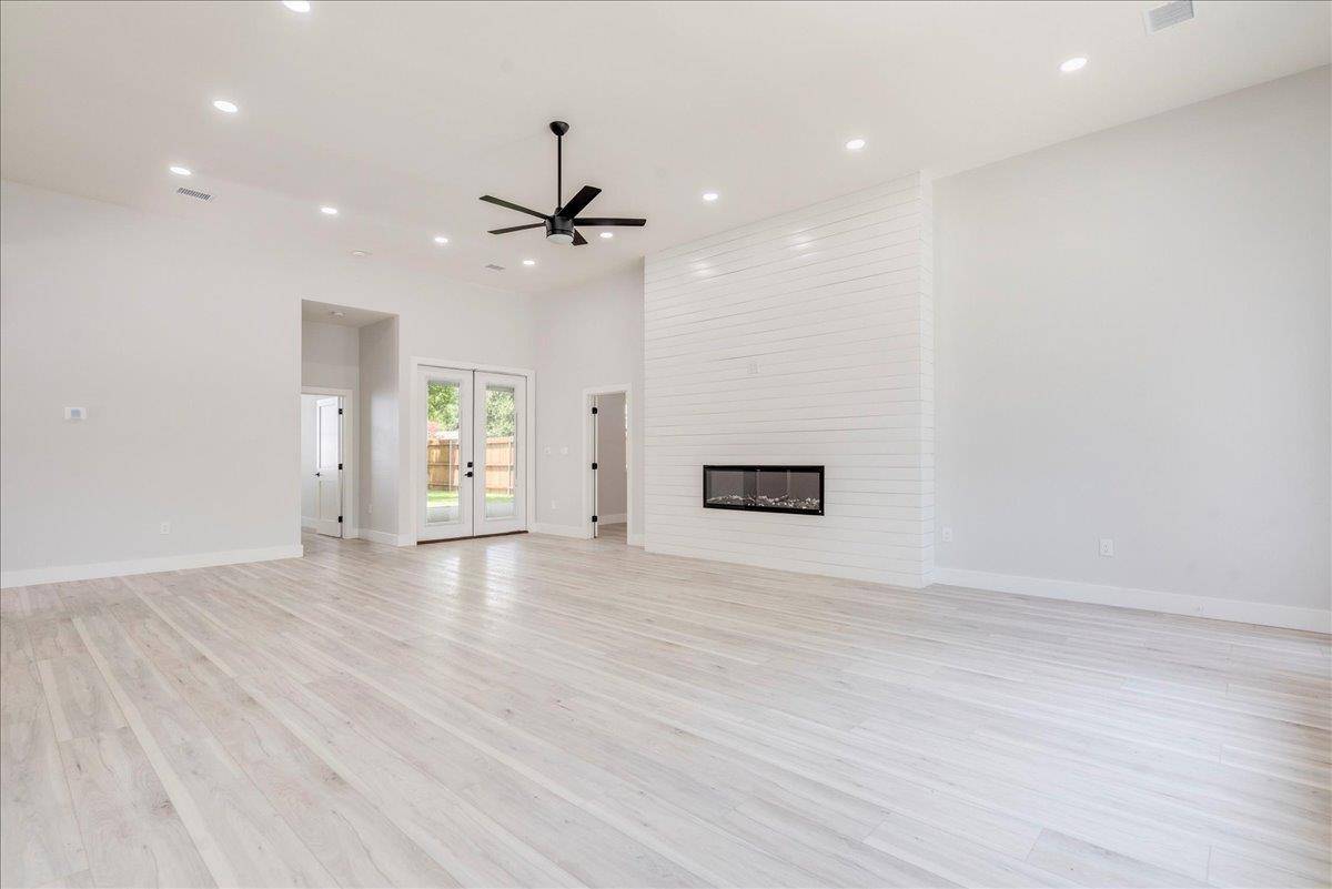 Taylor, TX 76574,1215 Howard ST