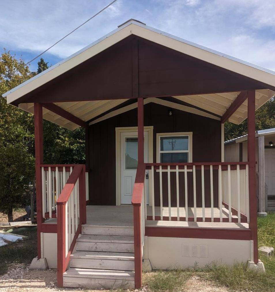 Elgin, TX 78621,216B Old Coach LN #B