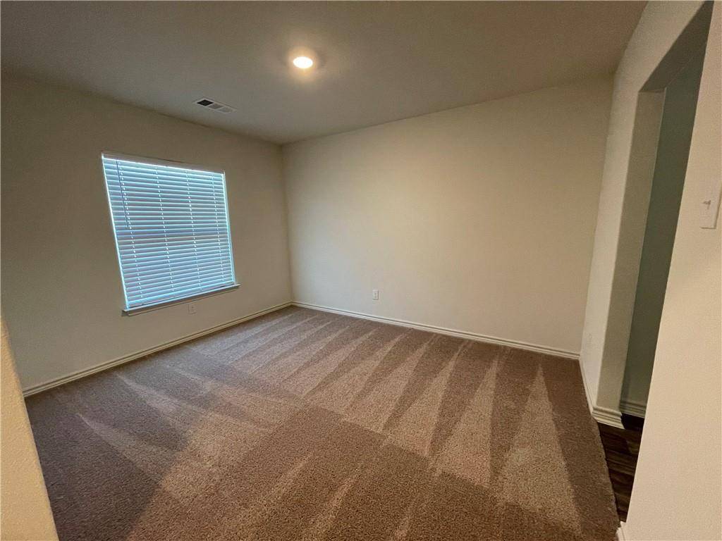 Jarrell, TX 76537,104 Sunnymeade LN