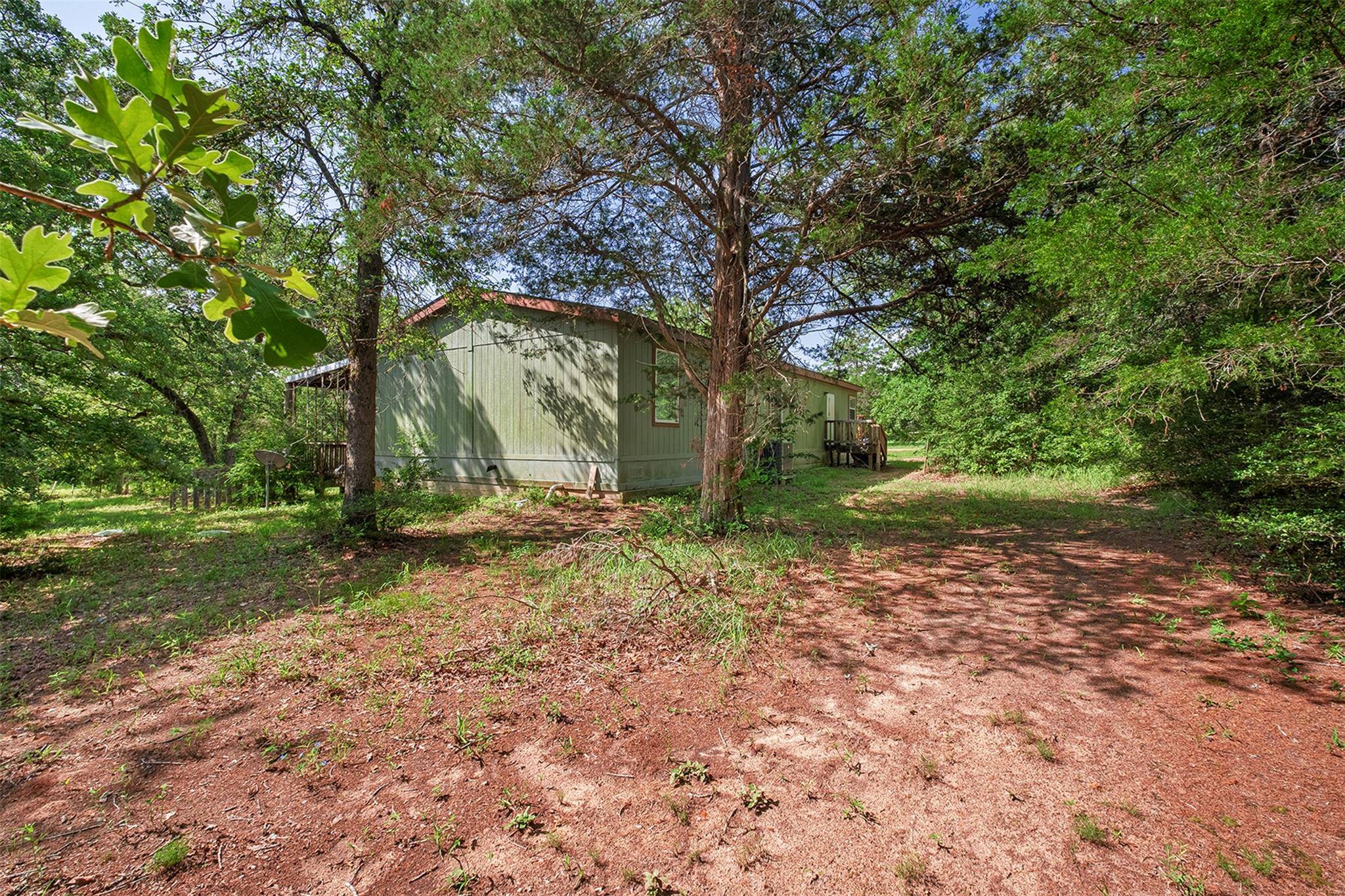 Waelder, TX 78959,1231 Peach Creek RD