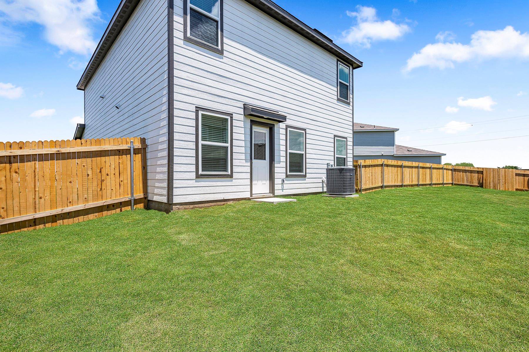 Elgin, TX 78621,147708 Wahlbergs WAY