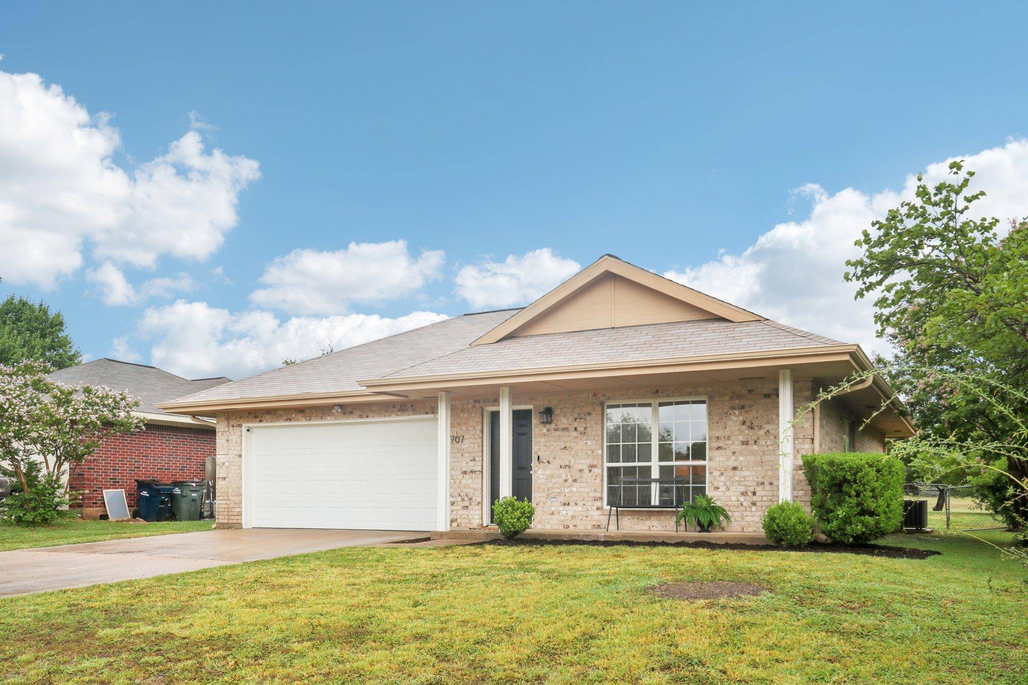 Leander, TX 78641,707 Mason ST