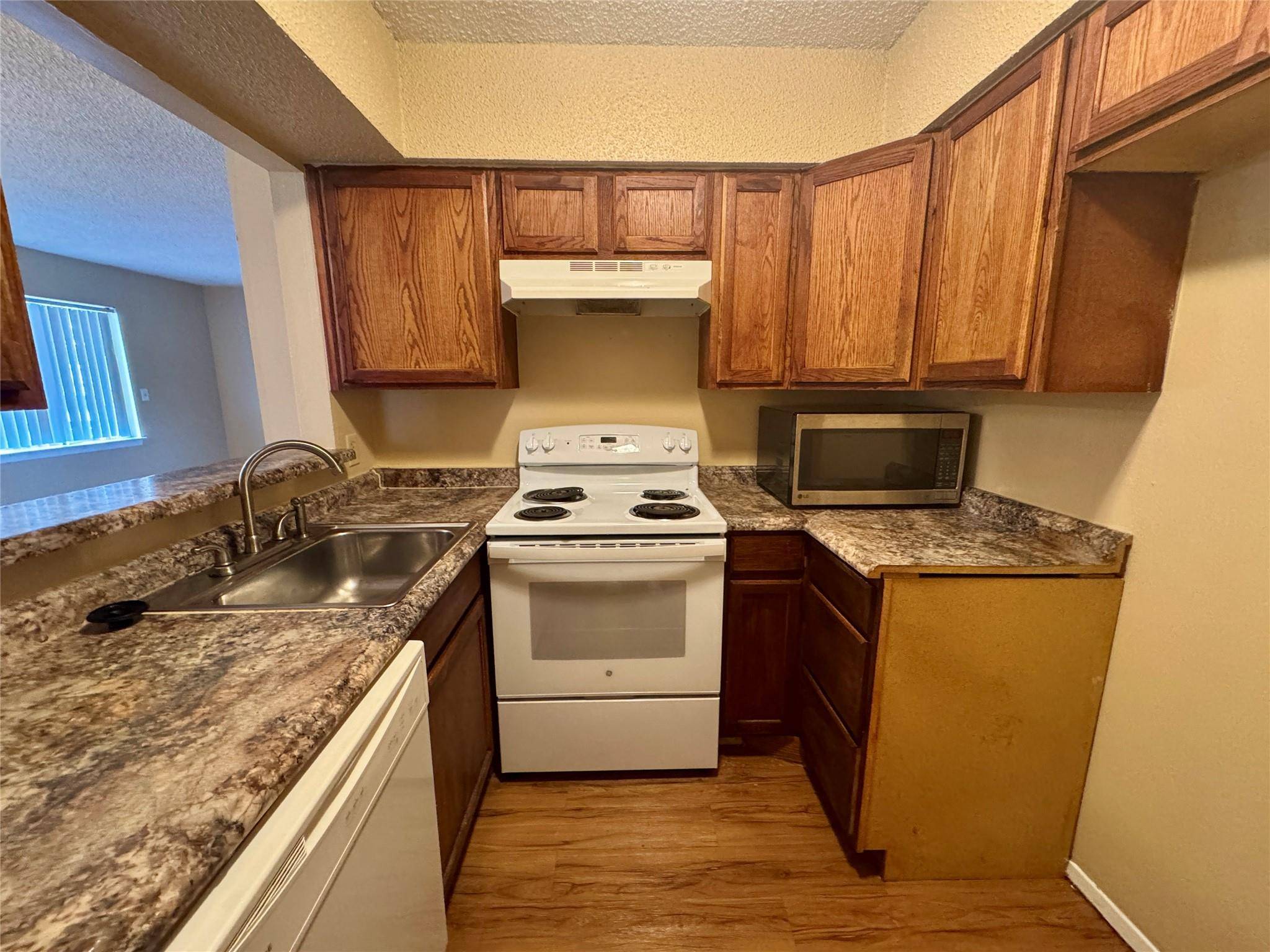 Austin, TX 78758,8905 Parkfield DR #102