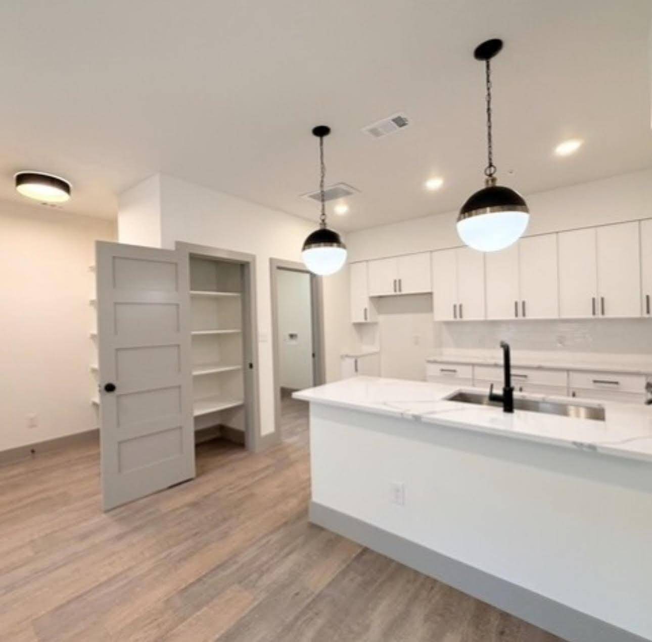 Austin, TX 78741,2450 Wickersham LN #1926