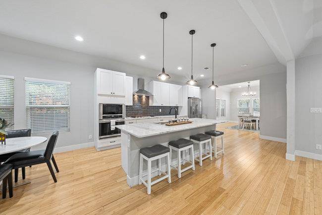 San Antonio, TX 78212,422 E Woodlawn Ave