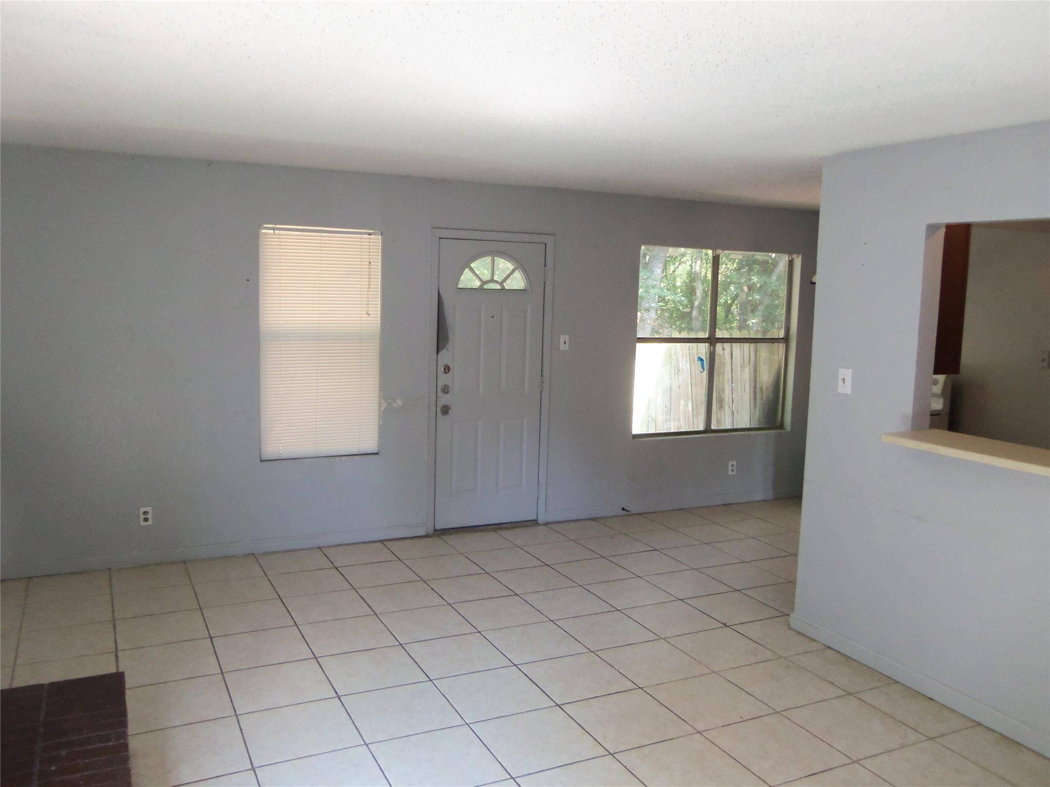 Austin, TX 78744,6101 Conti CT #B