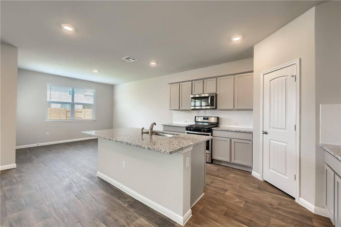Bastrop, TX 78602,212 Strand LN
