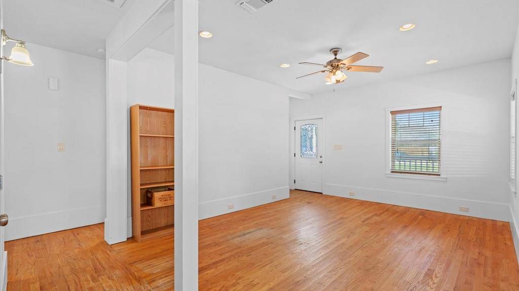Blanco, TX 78606,633 Academy ST