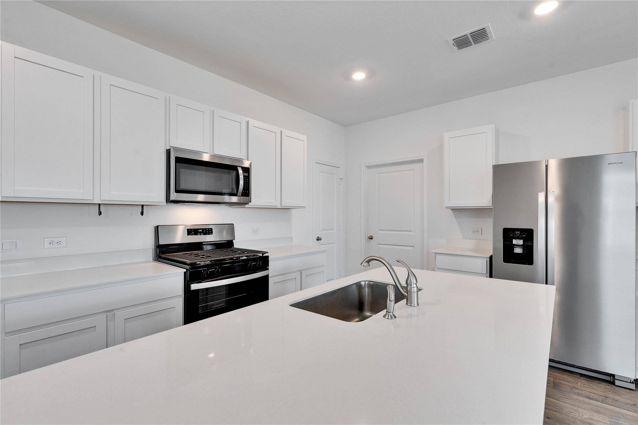 Mustang Ridge, TX 78610,12305 Bulldogger BND