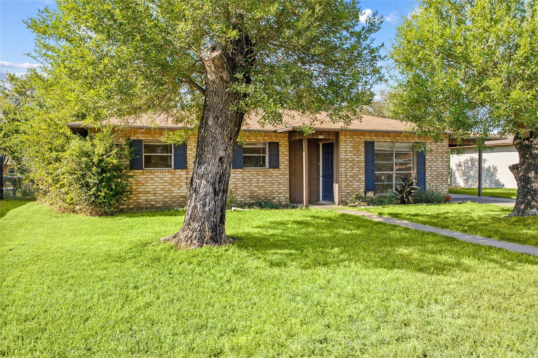 Giddings, TX 78942,160 Gaeke ST