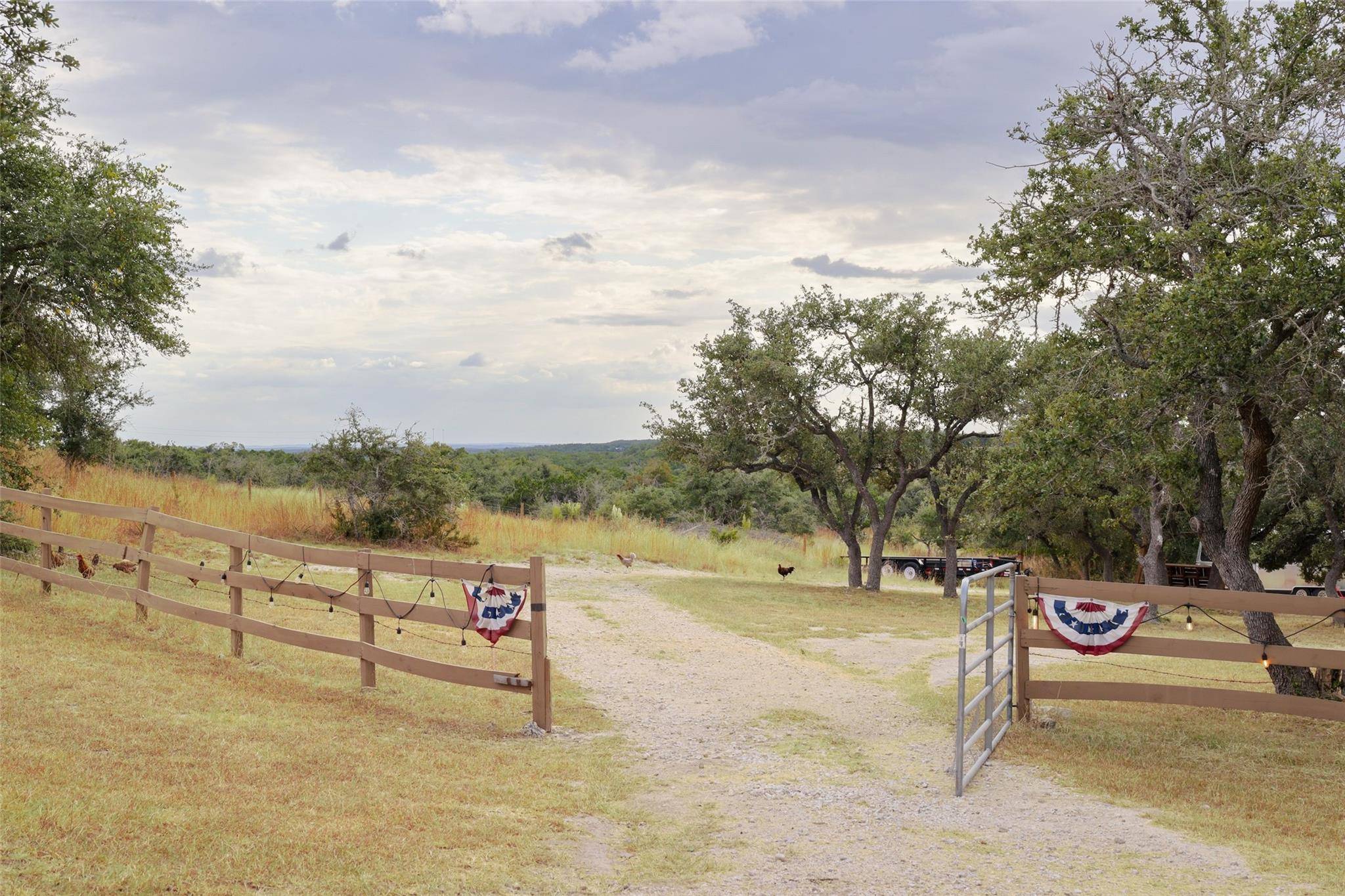 Wimberley, TX 78676,8127 Mount Sharp RD