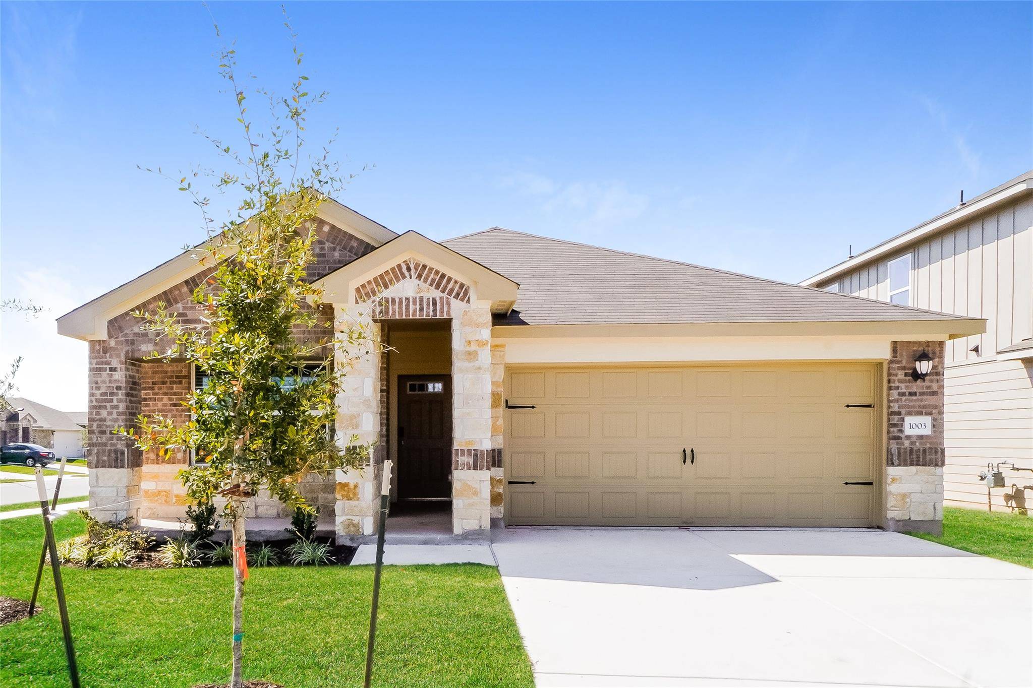 Hutto, TX 78634,1003 Round Bale RD