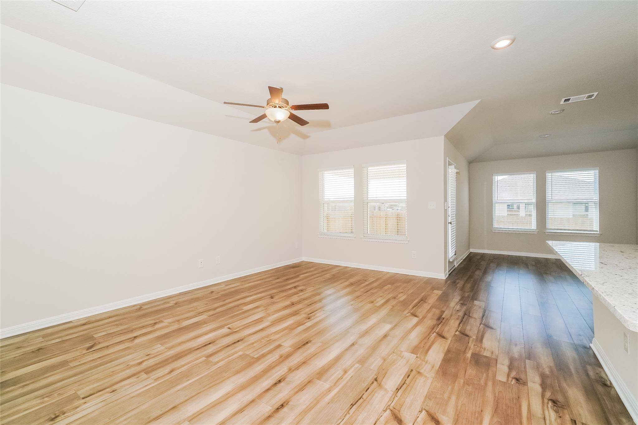 Hutto, TX 78634,1003 Round Bale RD