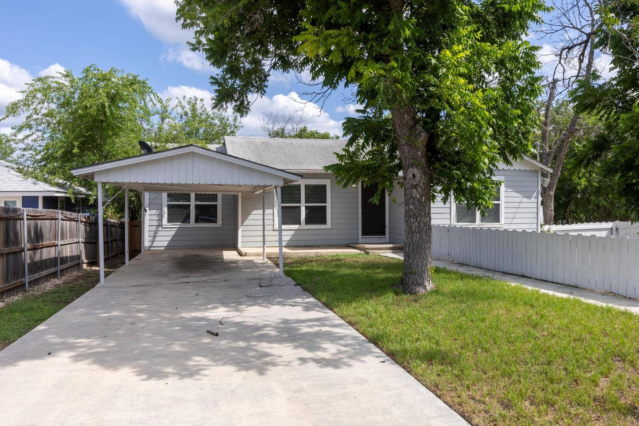 New Braunfels, TX 78130,1445 Hillview Ave