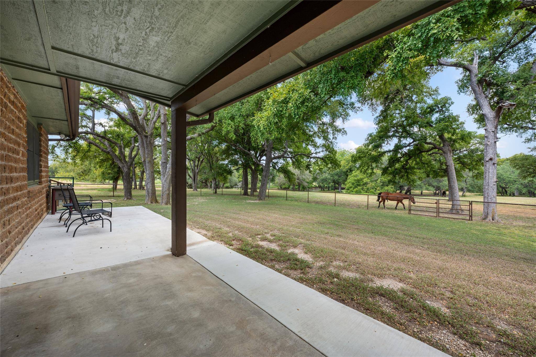 Burnet, TX 78611,121 Dog Run