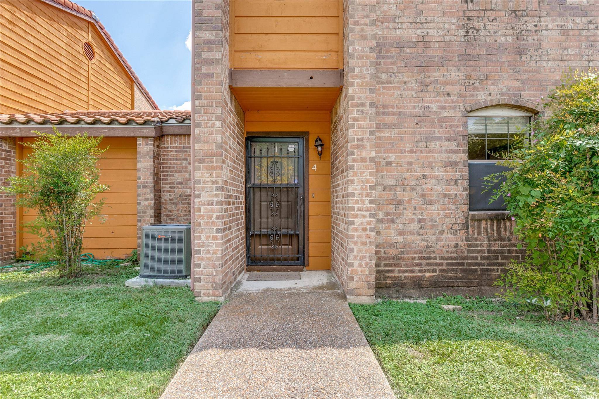 Seguin, TX 78155,1133 Ashby ST #4